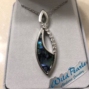 Wild Pearle Earring & Necklace Set 💎